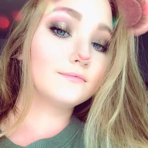 Meet your Posher, Carlee